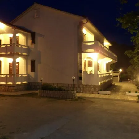 Apartment Grosse In Kampor Mit Eigenem Balkon