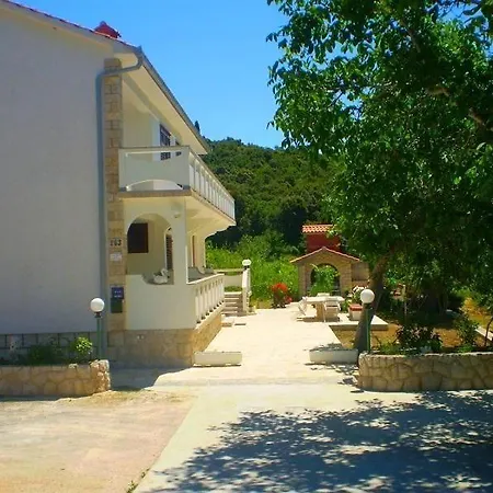 Grosse In Kampor Mit Eigenem Balkon Apartment Rab Town