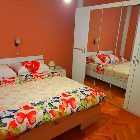 Grosse In Kampor Mit Eigenem Balkon Apartment *